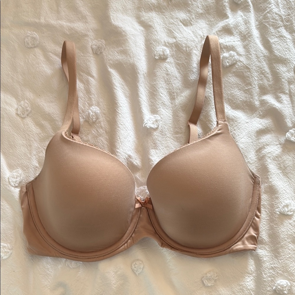 Victoria's Secret Lightly Lined Smooth Demi Bra